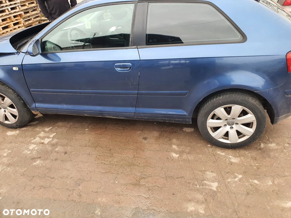 audi a3 8p fotel kanapa deska kokpit podsufitka boczek podłokietnik licznik panel szyb stacyjka - 1