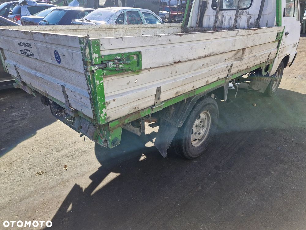 Kia CERES : Kia CERE pojazd na części: maska, zderzak, drzwi, szyby, lusterka, chłodnica.... - 12