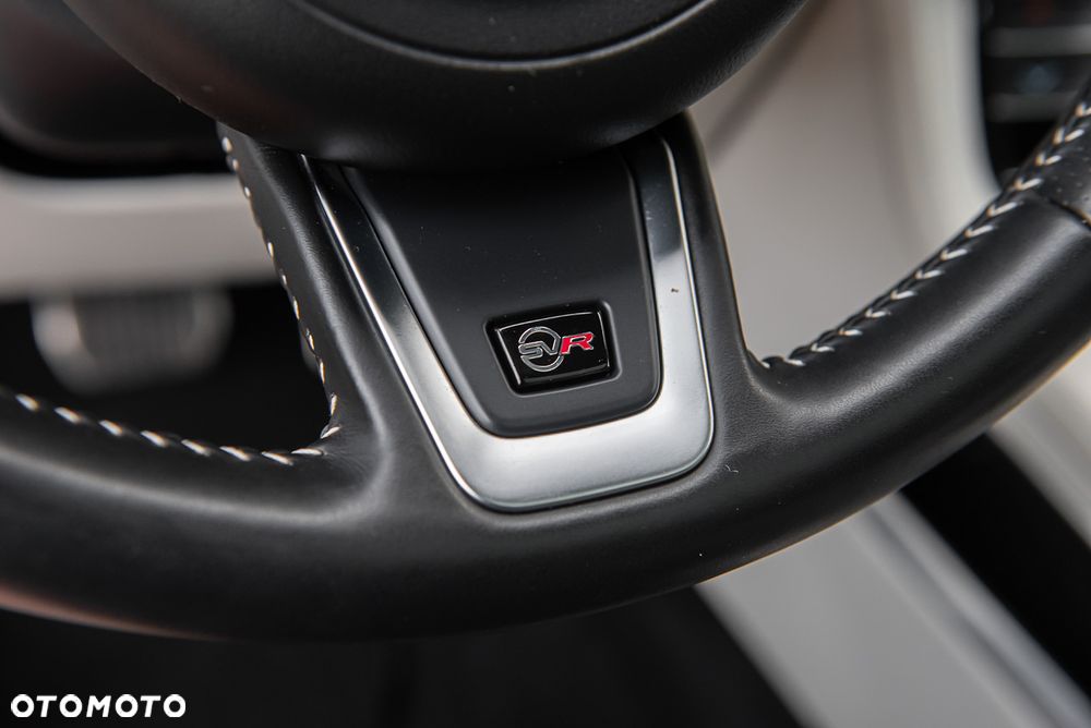 Jaguar F-Pace 5.0 V8 P550 AWD SVR - 24