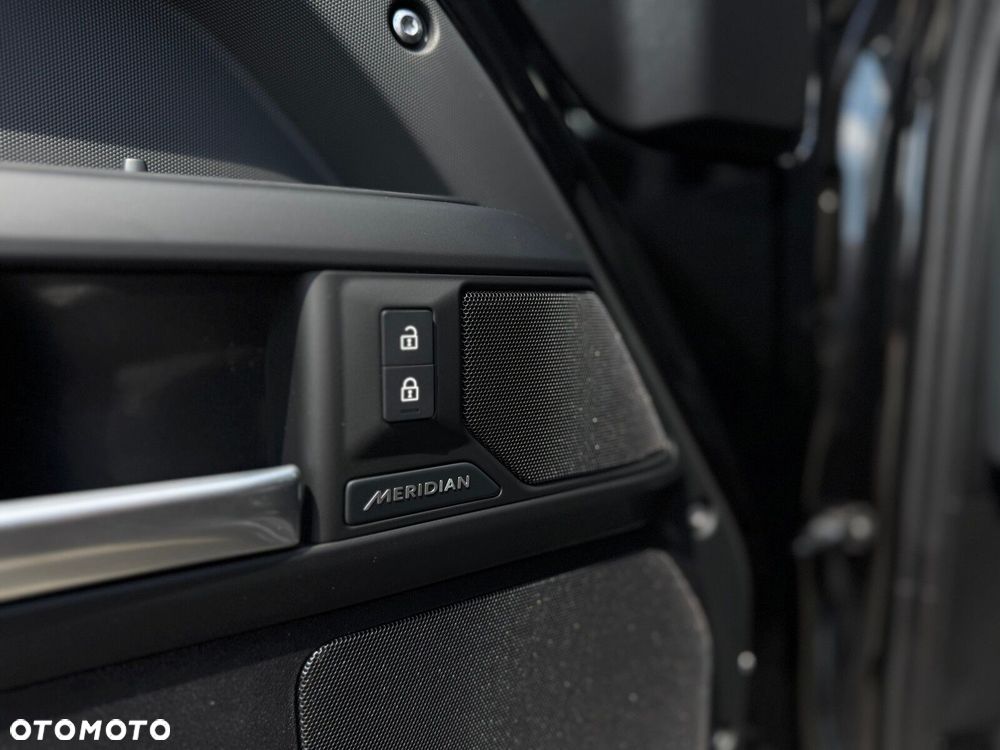 Land Rover Defender - 8