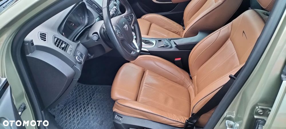 Opel Insignia CT 2.0 T 4x4 EU6 - 11