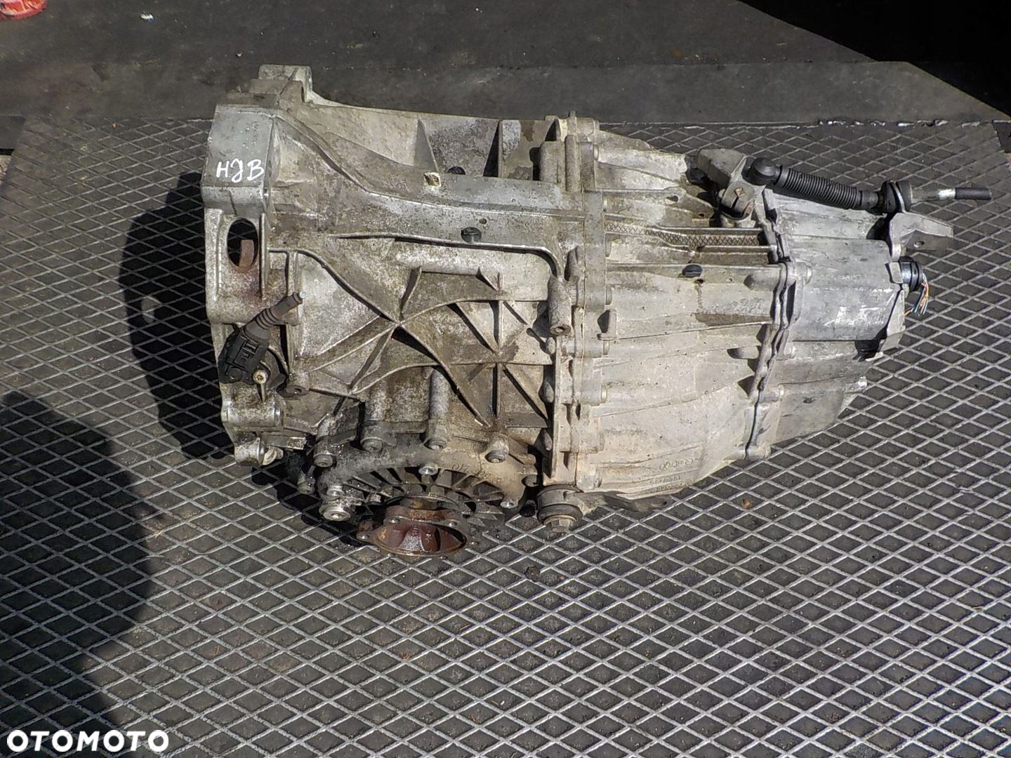 AUDI A4 B7 SKRZYNIA BIEGÓW HJB - 2