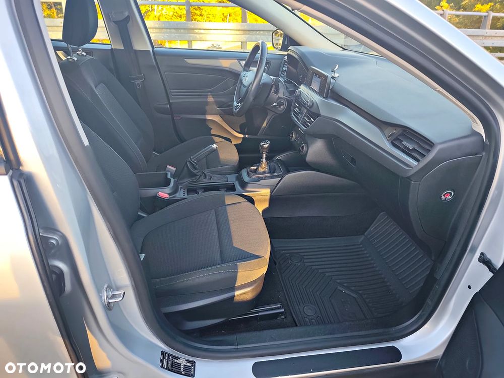 Ford Focus 1.0 EcoBoost Trend Edition - 17