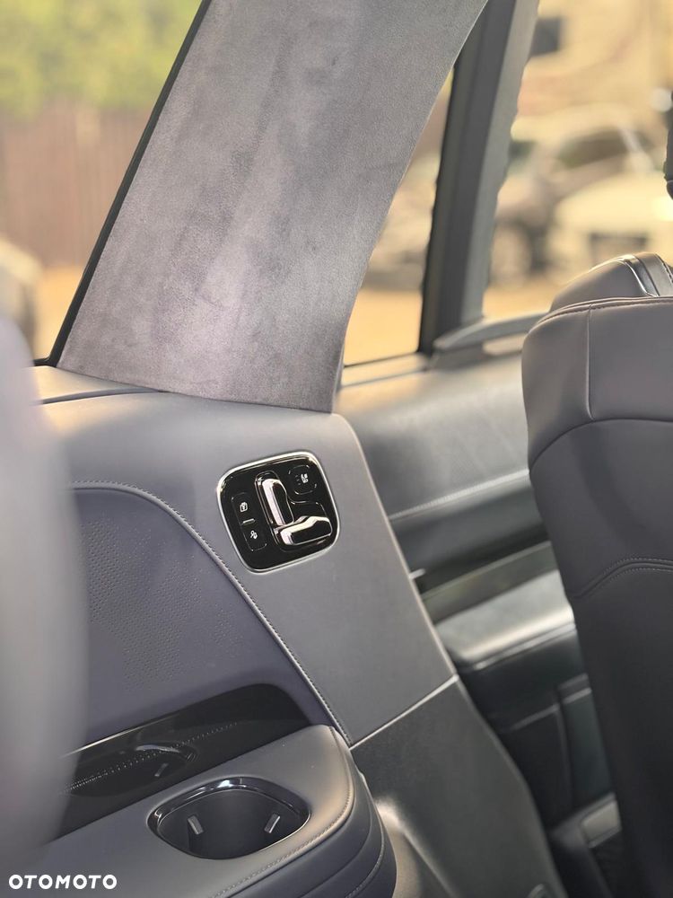 ZEEKR 9X - 15