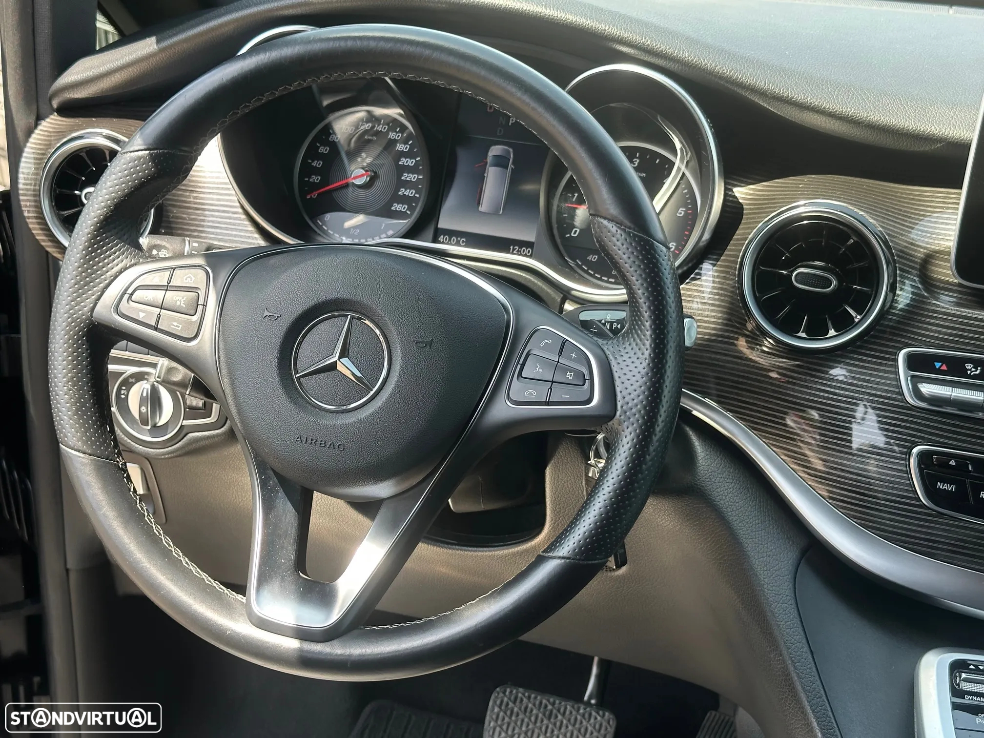 Mercedes-Benz V 300 d Avantgarde - 21