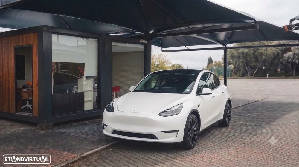 Tesla Model Y Performance Dual Motor AWD - 1