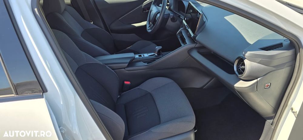 Toyota C-HR 1.8 Hybrid Team Deutschland - 13