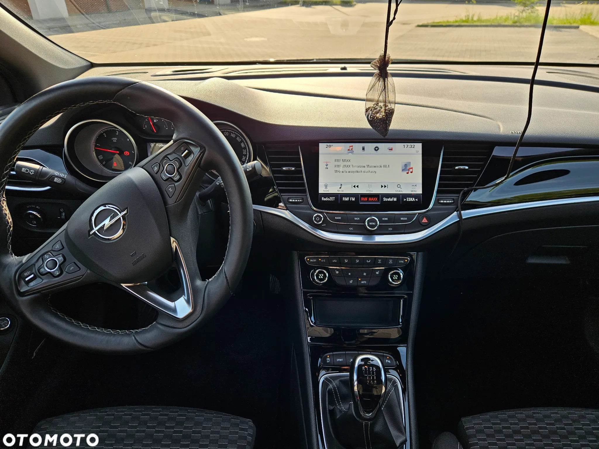 Opel Astra 1.6 BiTurbo D Start/Stop Ultimate - 4
