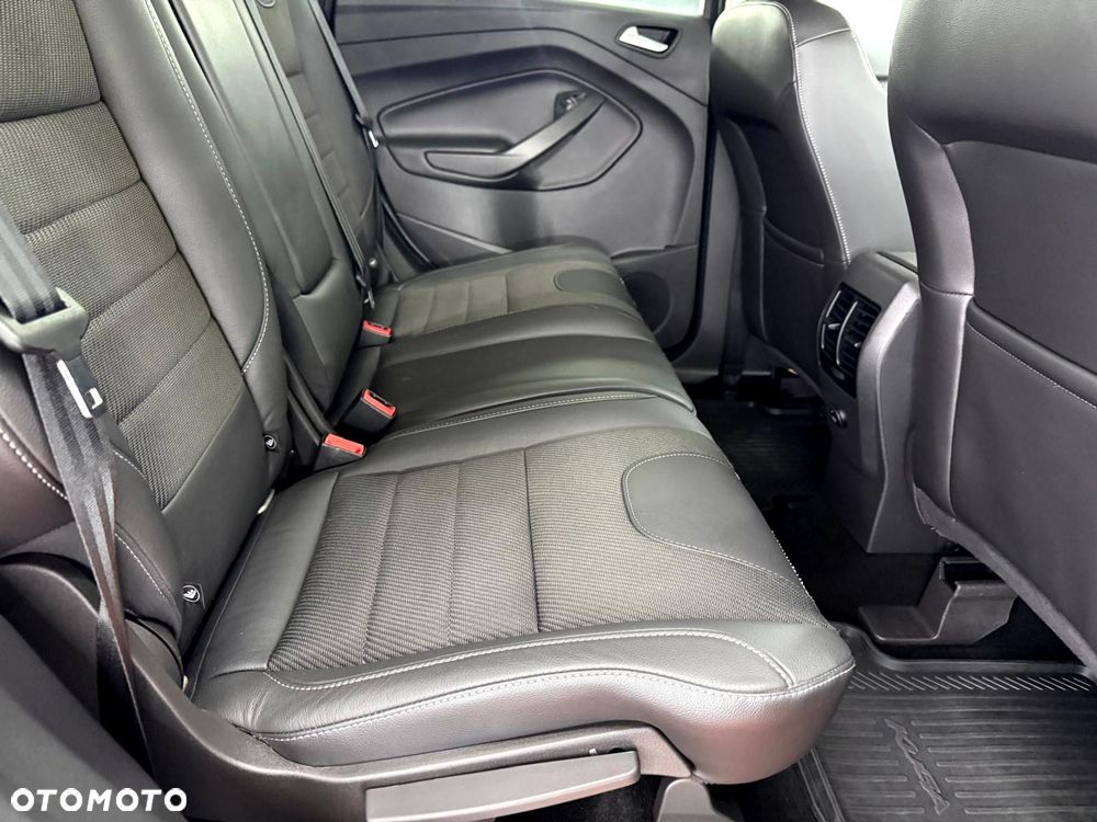 Ford Kuga 1.5 EcoBoost 2x4 Titanium - 26