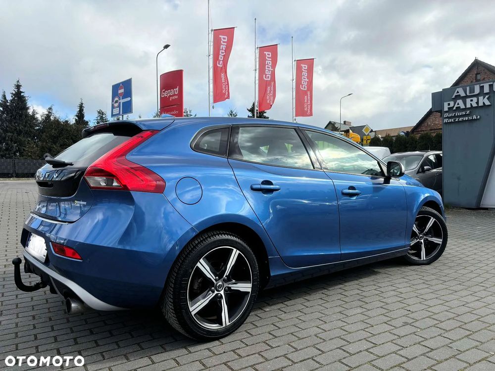 Volvo V40 D2 Drive-E SCR R-Design Momentum - 3