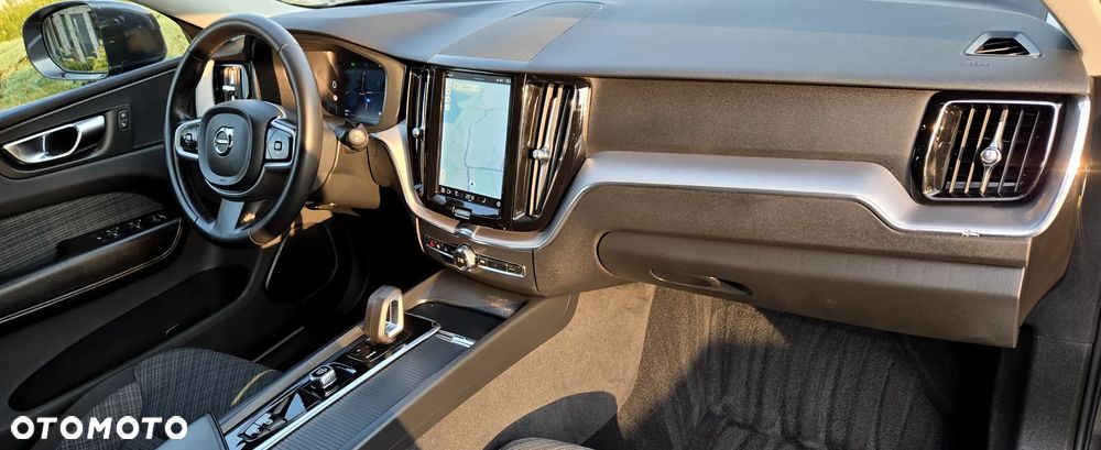 Volvo XC 60 B4 D Geartronic Momentum Pro - 15