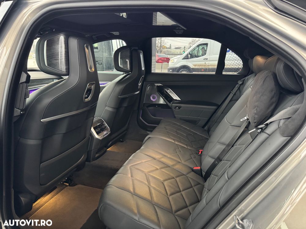 BMW M7 M760e xDrive AT PHEV - 10