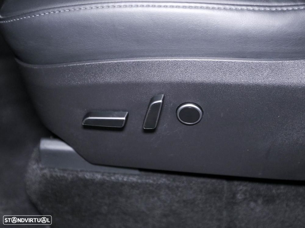 Tesla Model Y Long Range Tração Integral - 13