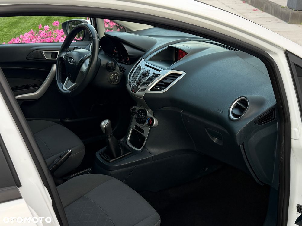 Ford Fiesta 1.25 Ghia - 6
