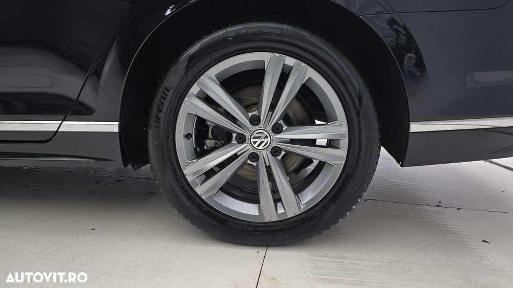 Volkswagen Passat 2.0 TDI DSG Comfortline - 22