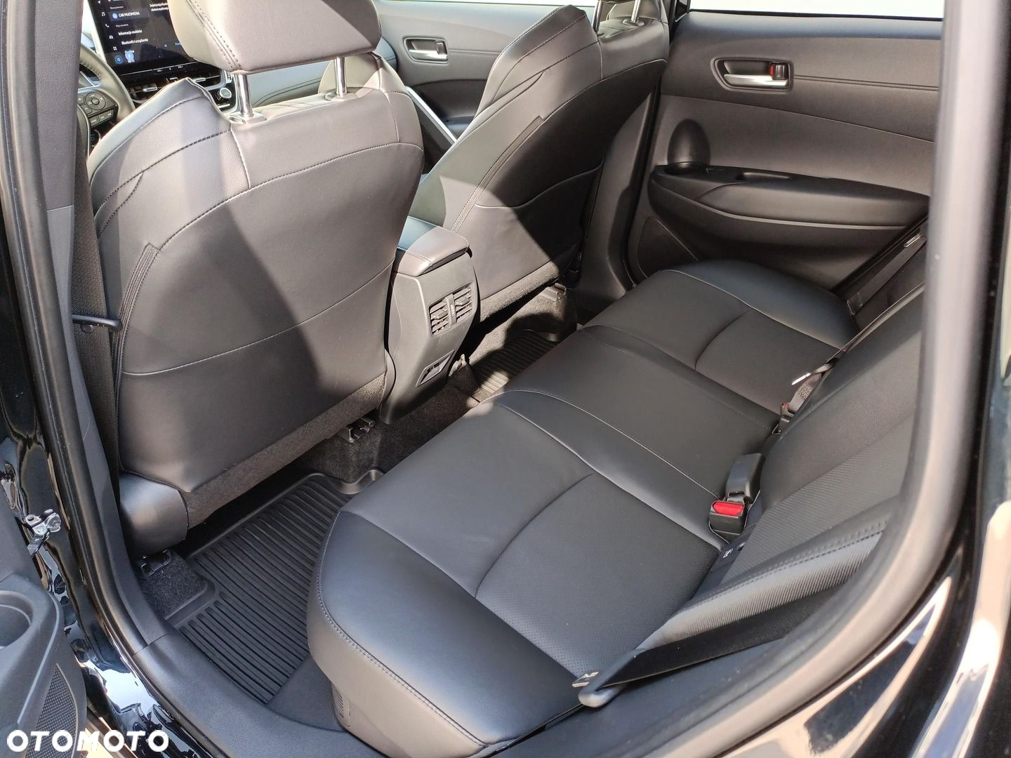 Toyota Corolla Cross - 14