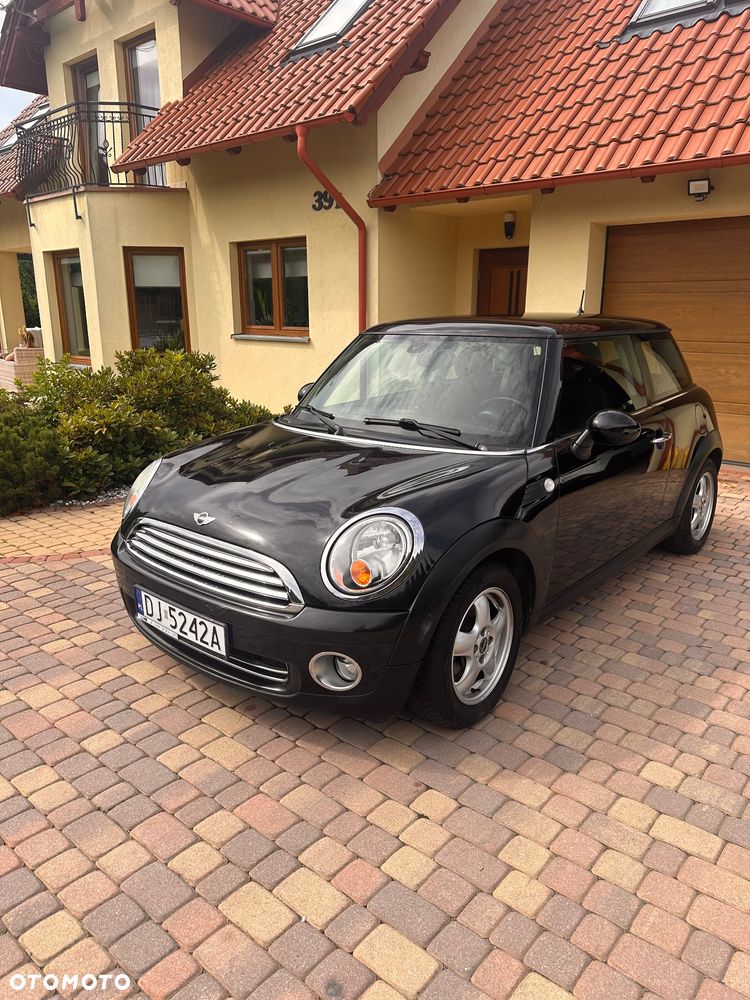 MINI Cooper Standard - 1