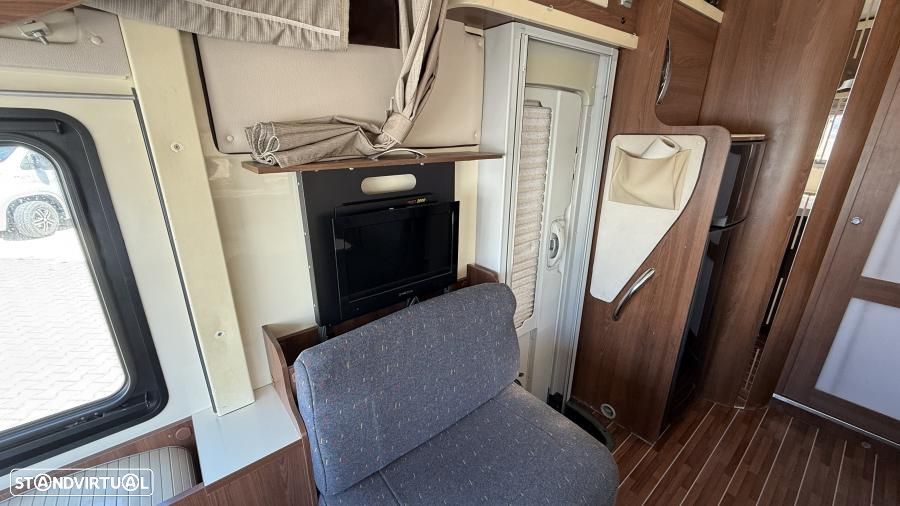 McLouis Nevis 876G 2.3 MJ 150cv c.central - 28