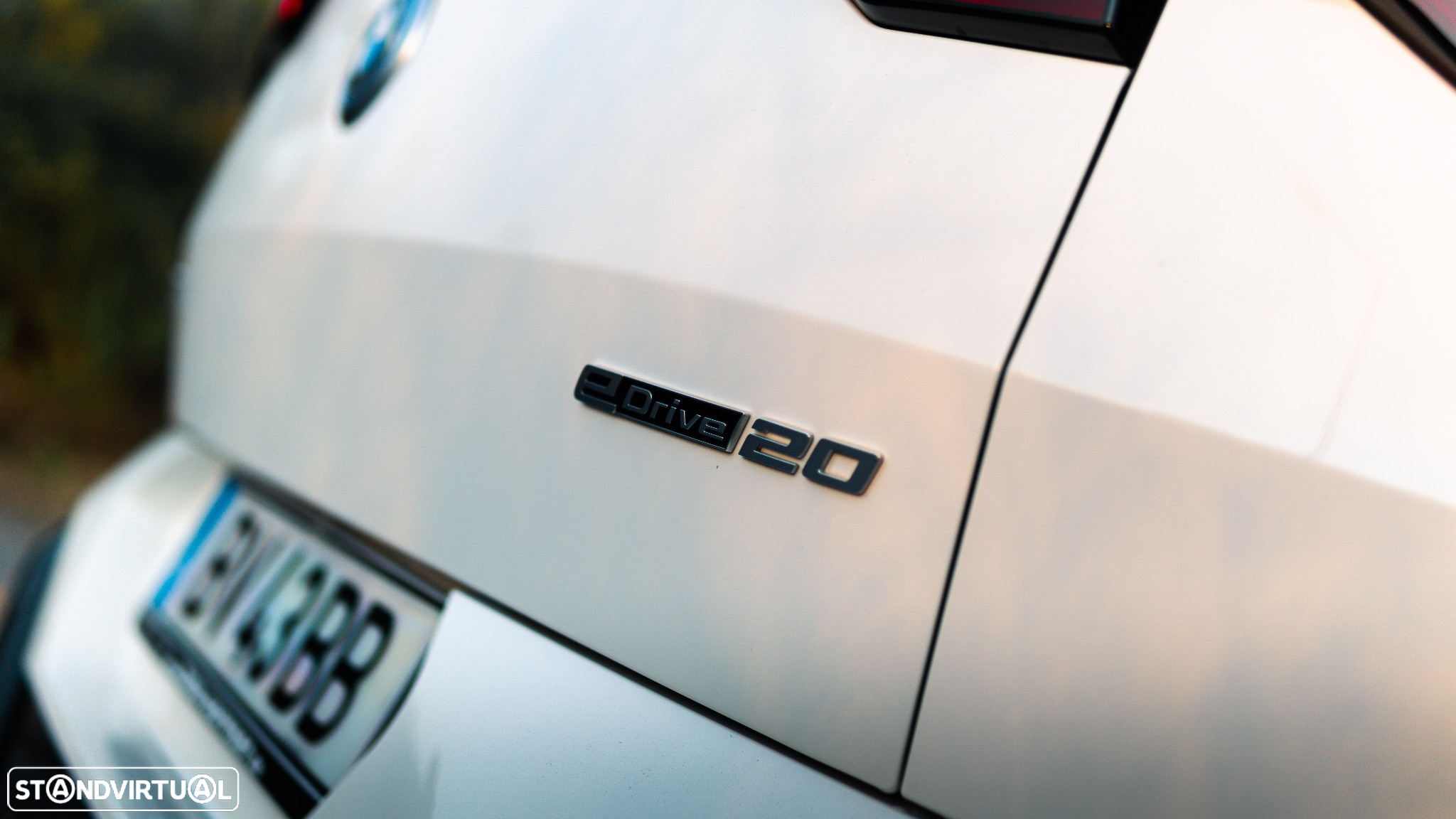 BMW iX2 eDrive20 Pack Desportivo M - 8
