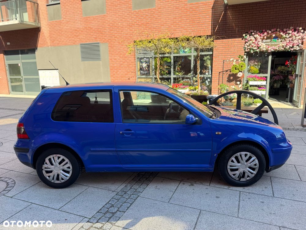 Volkswagen Golf - 6