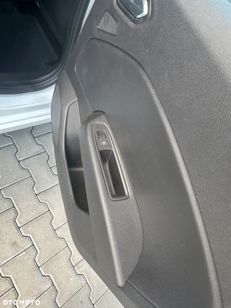 Renault Clio 1.0 TCe Evolution - 30