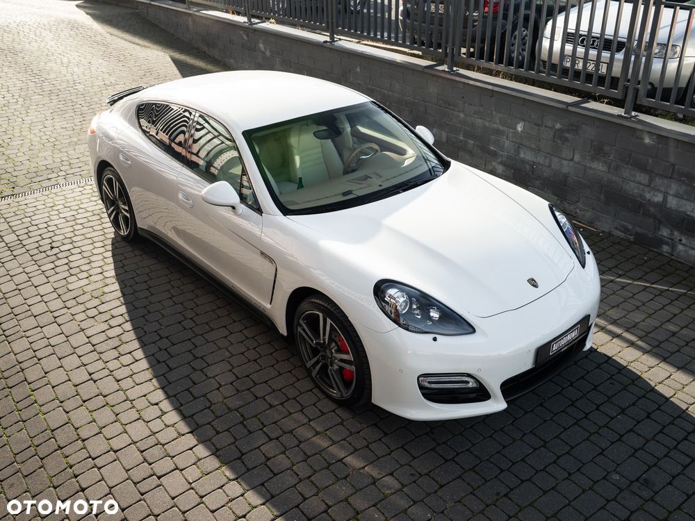 Porsche Panamera GTS PDK - 7