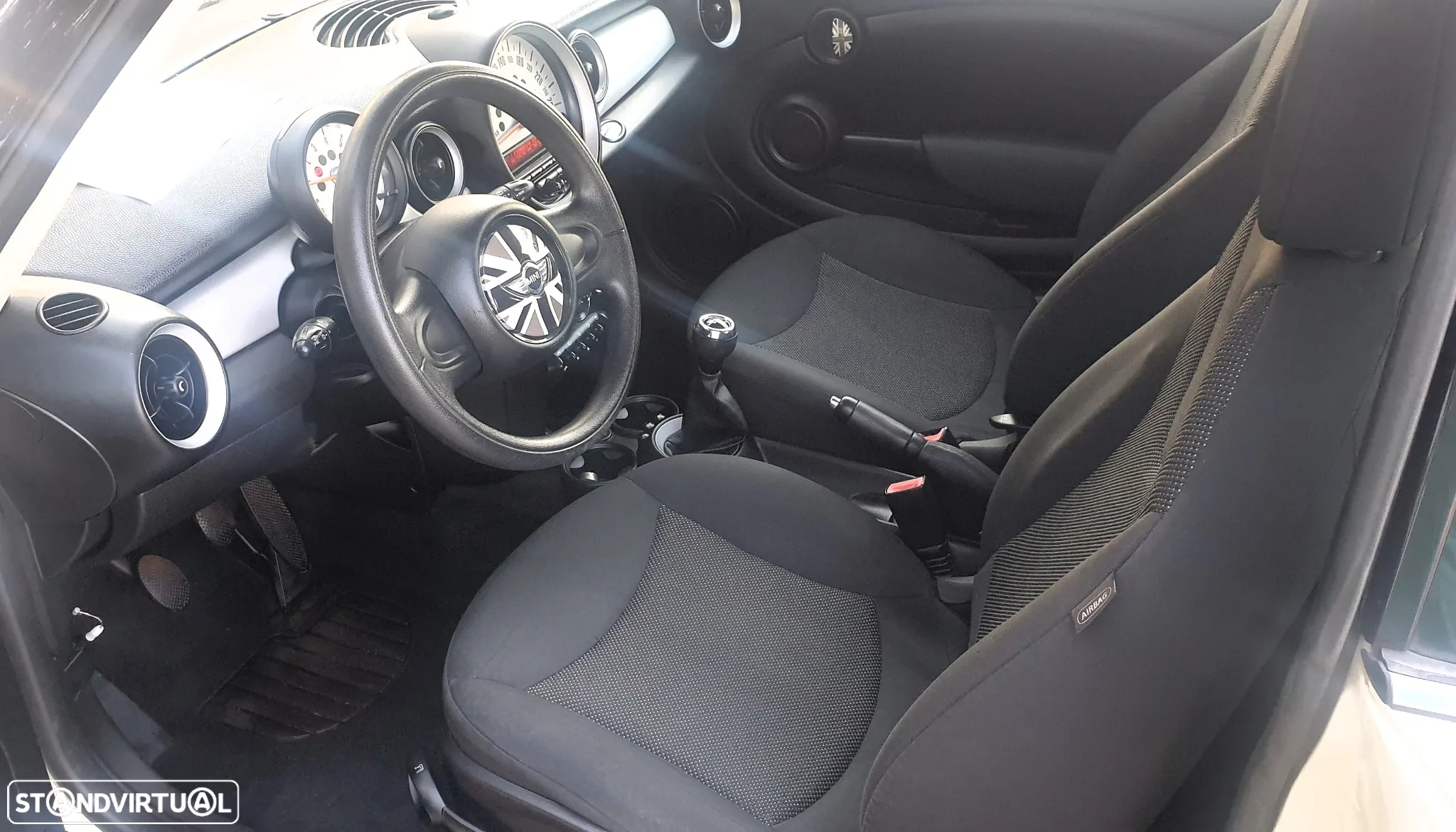 MINI 3 Portas One D - 9