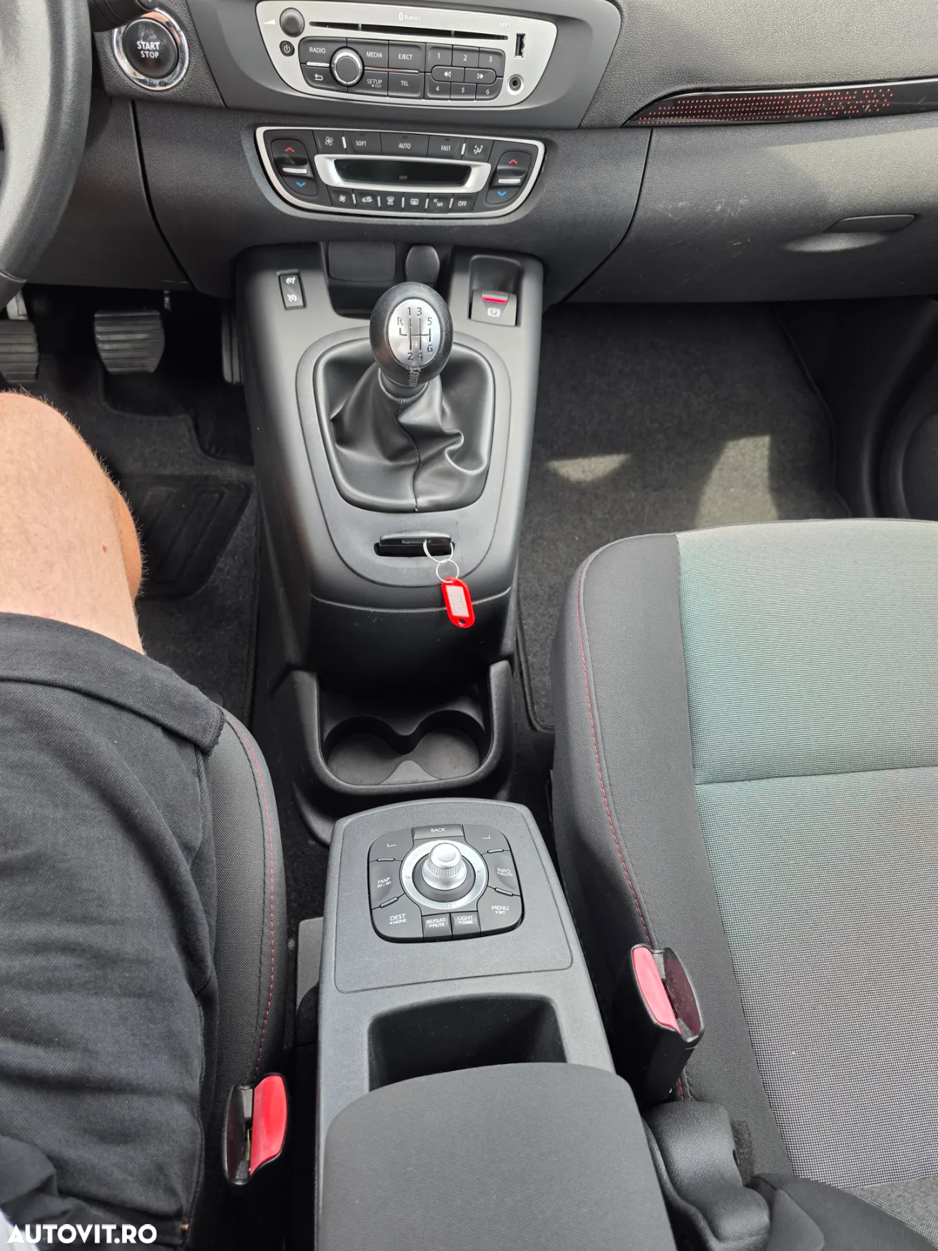 Renault Scenic ENERGY TCe 130 INTENS - 31