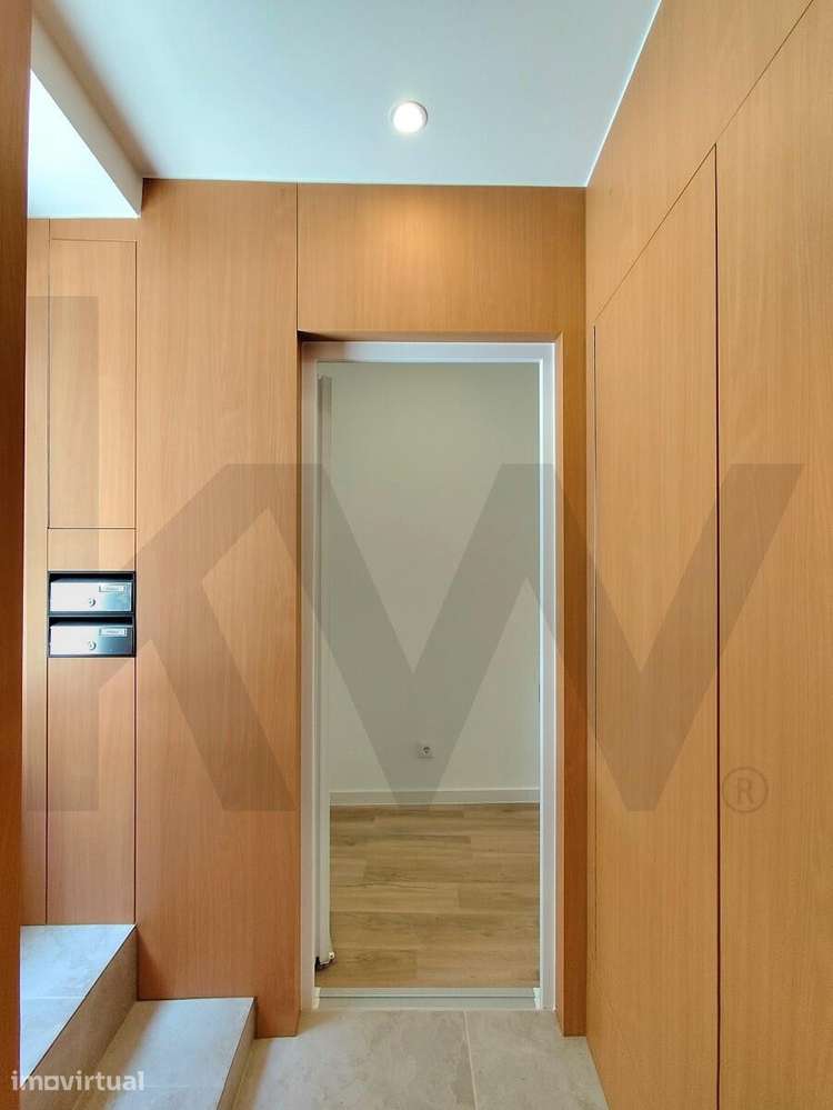 Apartamento T0 Totalmente Remodelado com Logradouro | Lapa | Lisboa - Grande imagem: 3/17
