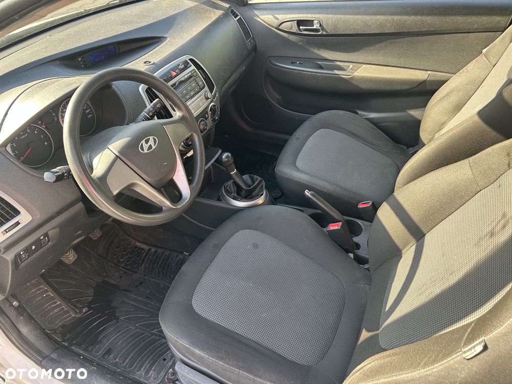 Hyundai i20 - 17