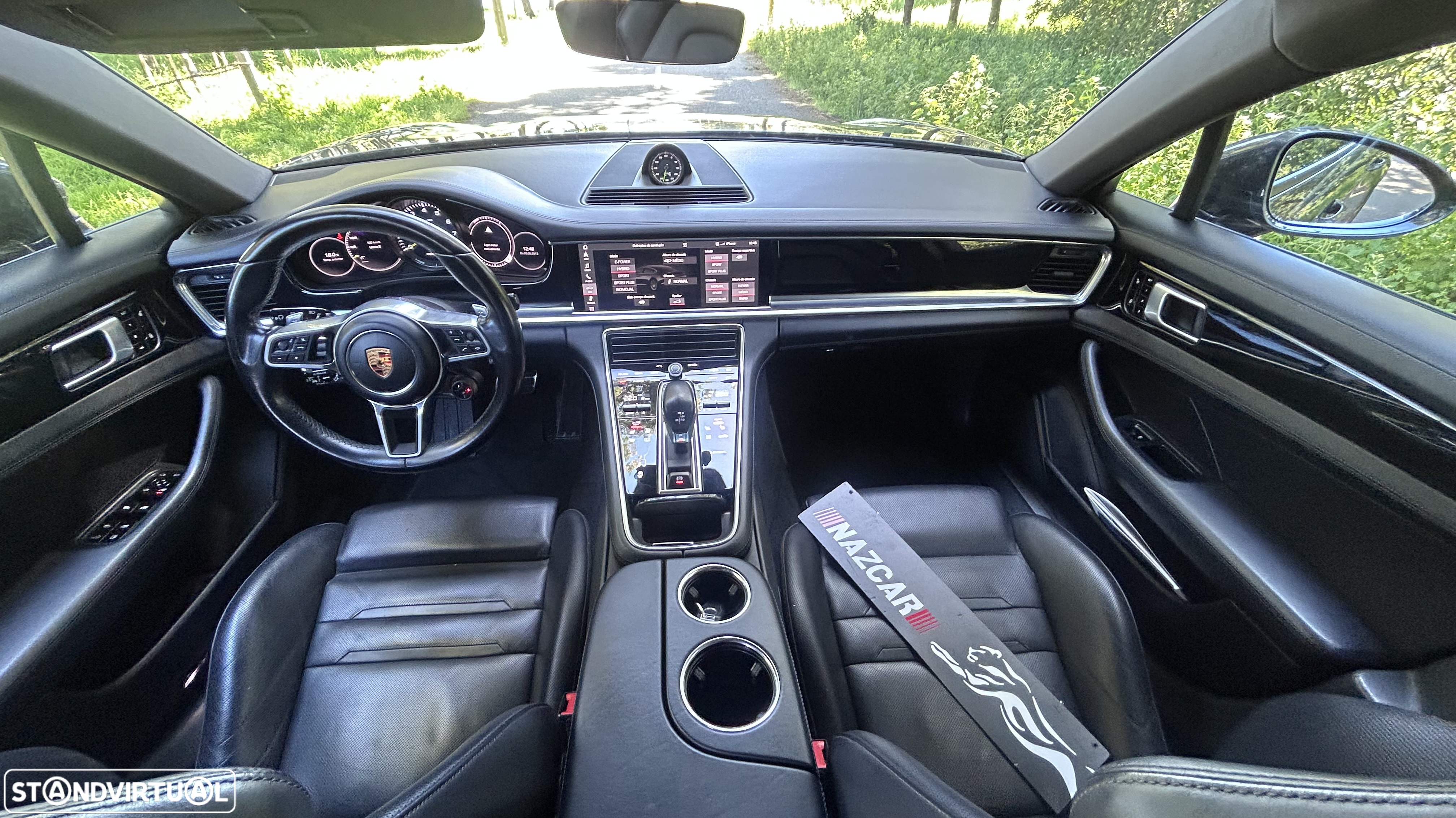 Porsche Panamera 4 E-Hybrid - 12