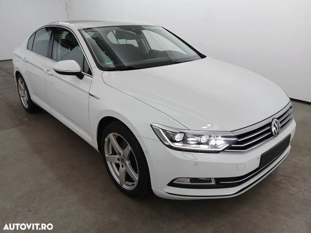 Volkswagen Passat 1.4 TSI BlueMotion Technology DSG Comfortline - 2
