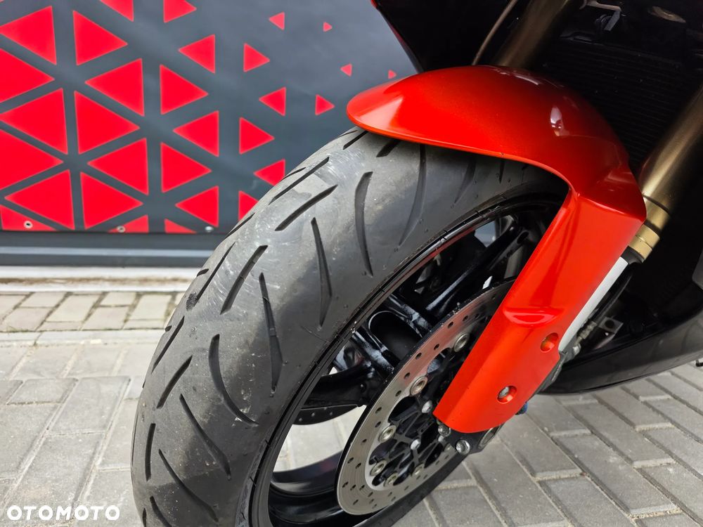 Suzuki GSX-R - 30
