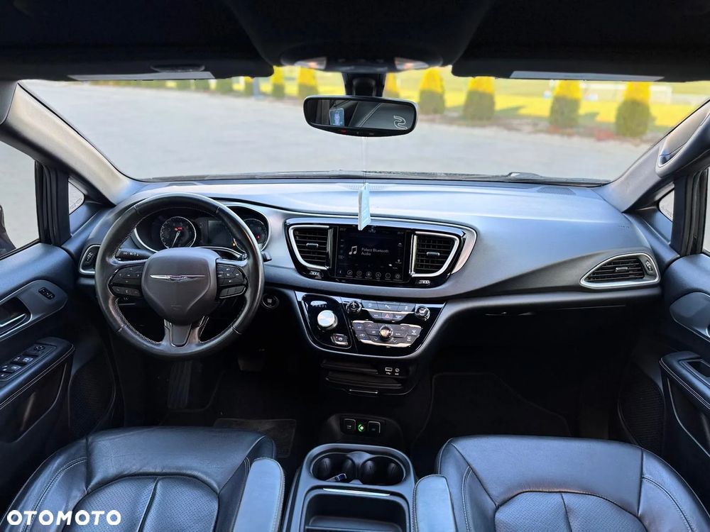 Chrysler Pacifica - 19