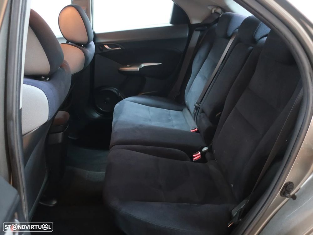 Honda Civic 1.4 Sport - 10