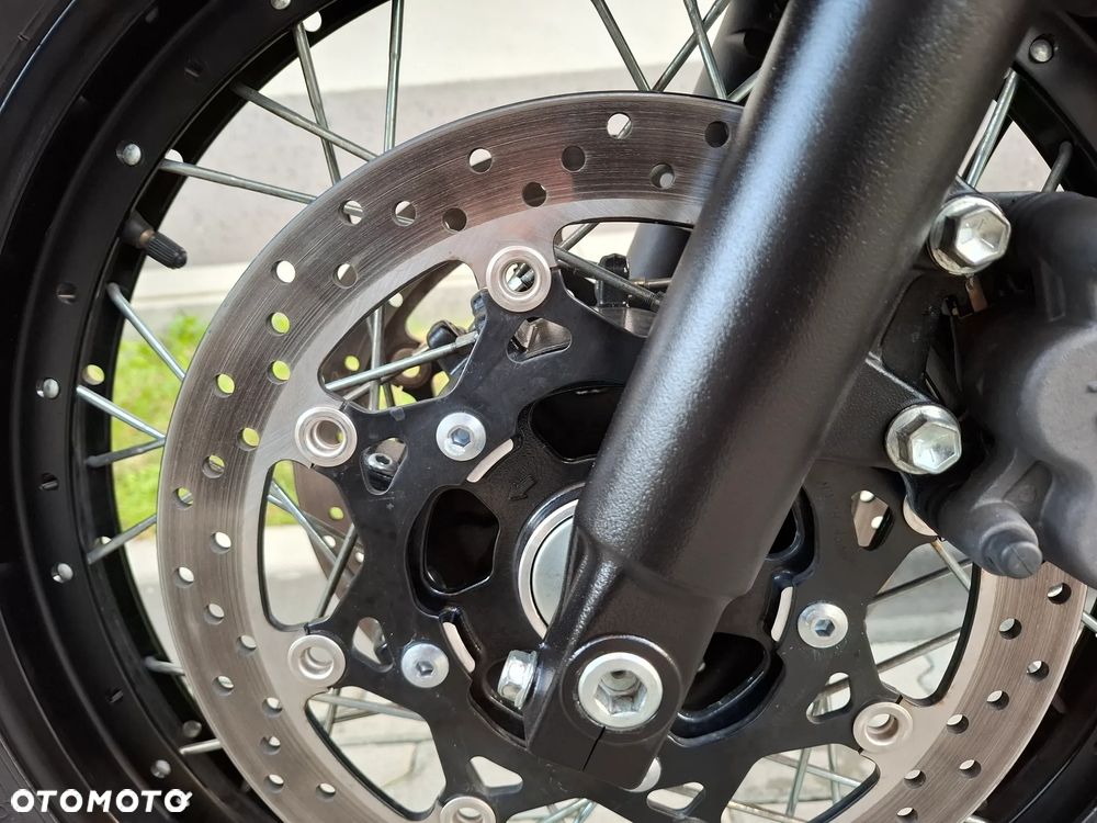 Suzuki V-STROM - 14
