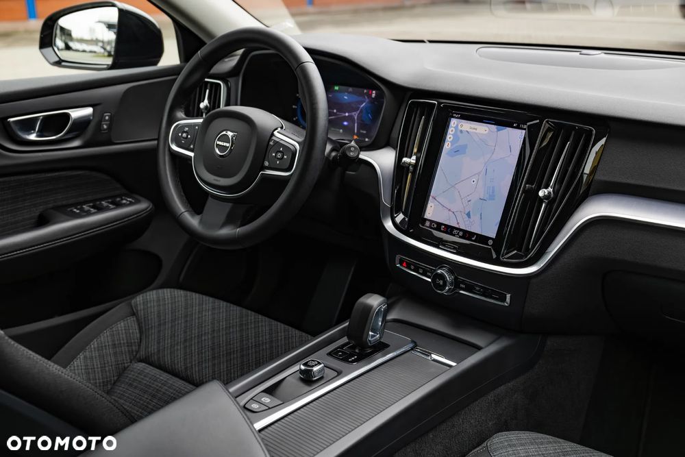 Volvo V60 B3 B Essential - 19