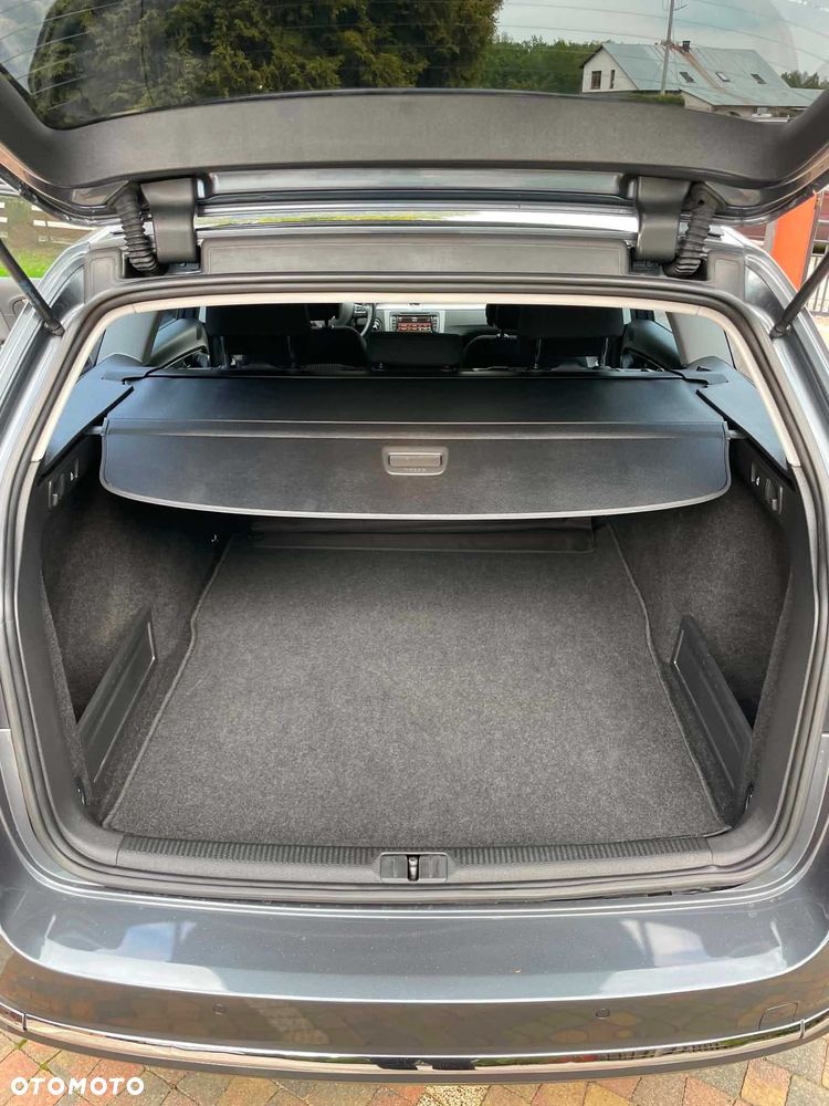 Volkswagen Passat - 8