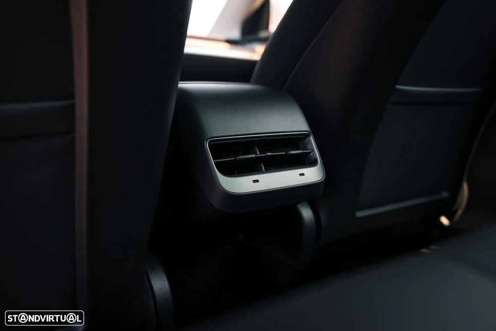 Tesla Model 3 Performance Dual Motor AWD - 32