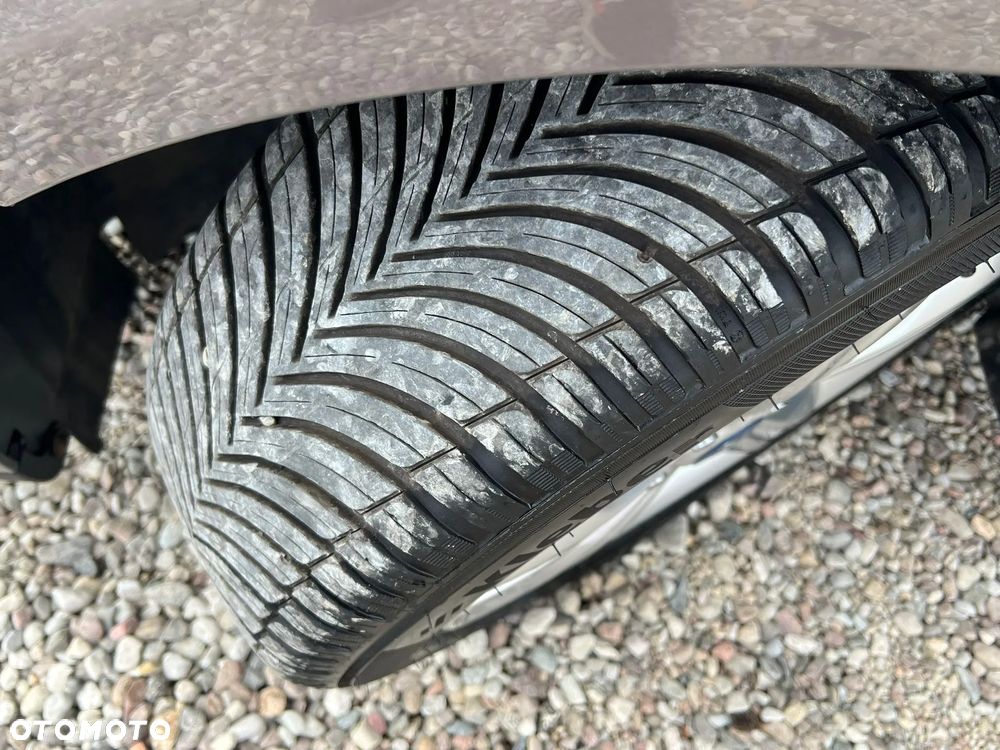 Ford C-MAX 1.6 Ti-VCT Champions Edition - 14