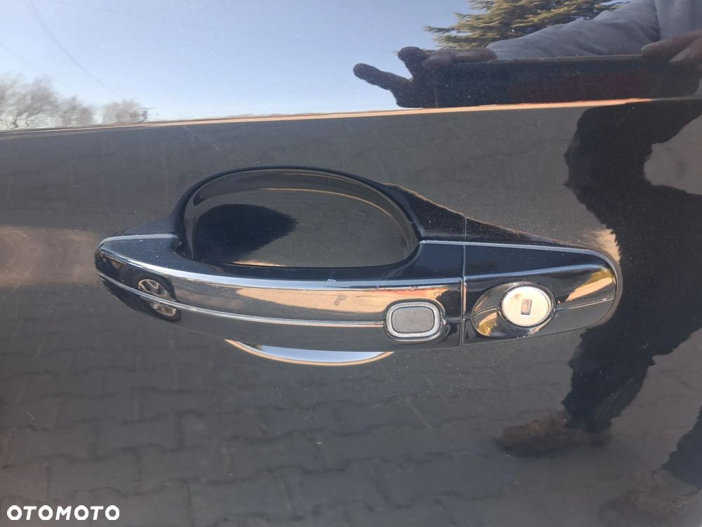 Ford Kuga 2.0 TDCi 2x4 Titanium - 29