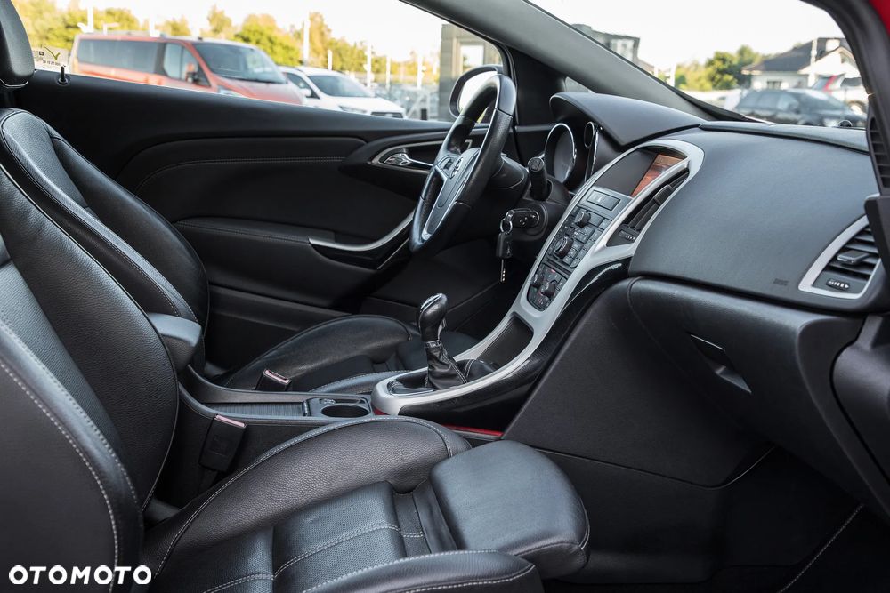 Opel Astra 1.6 Turbo Cosmo - 36