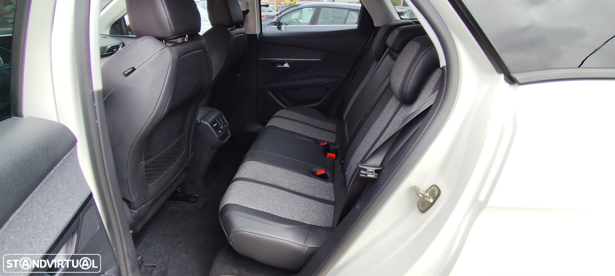 Peugeot 3008 1.5 BlueHDi Allure - 21