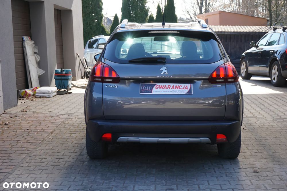 Peugeot 2008 1.2 Pure Tech Allure S&S - 4