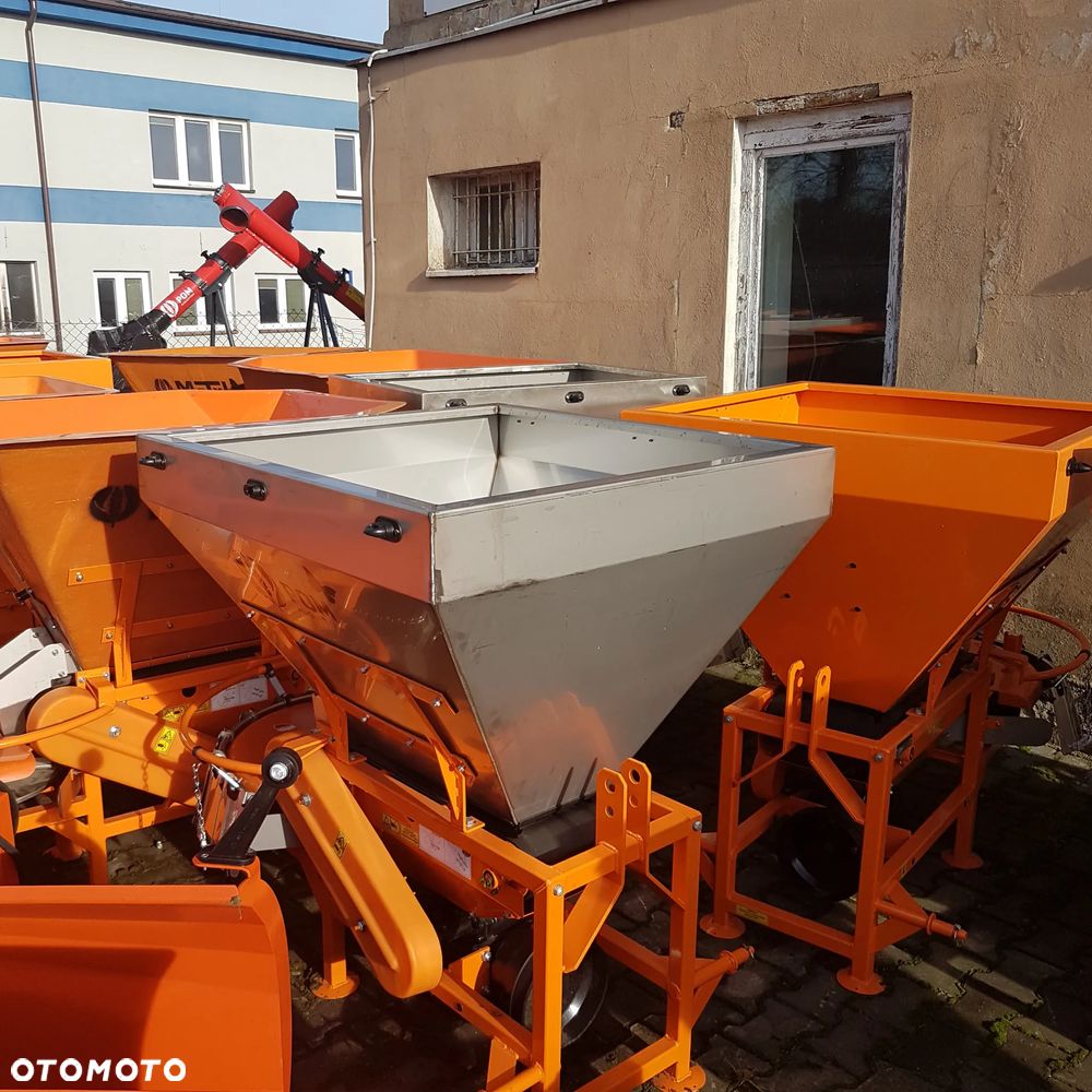 POM Augustów Piaskarka rozsiewacz nawozów MOTYL 400kg, 600kg - 2