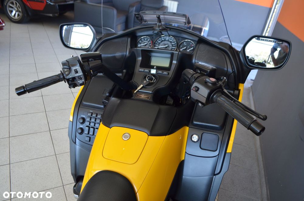 Honda GL - 32