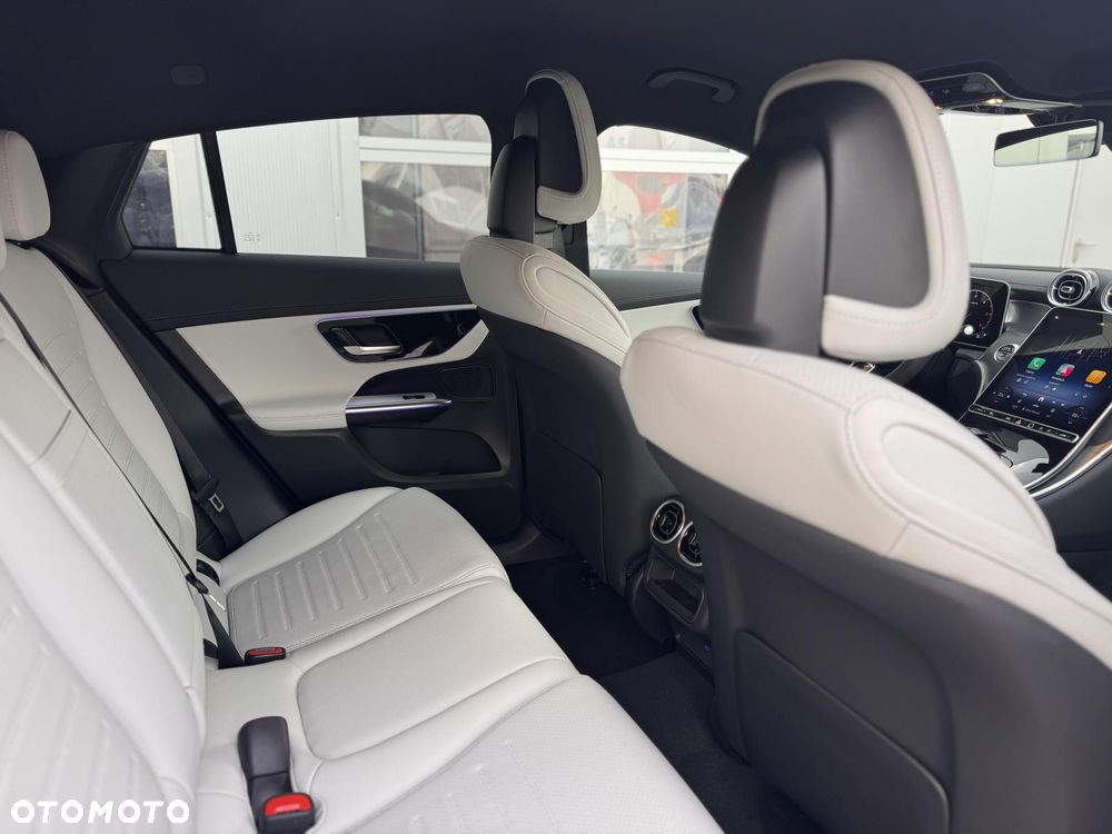 Mercedes-Benz GLC 220 d 4Matic 9G-TRONIC AMG Line Advanced - 19