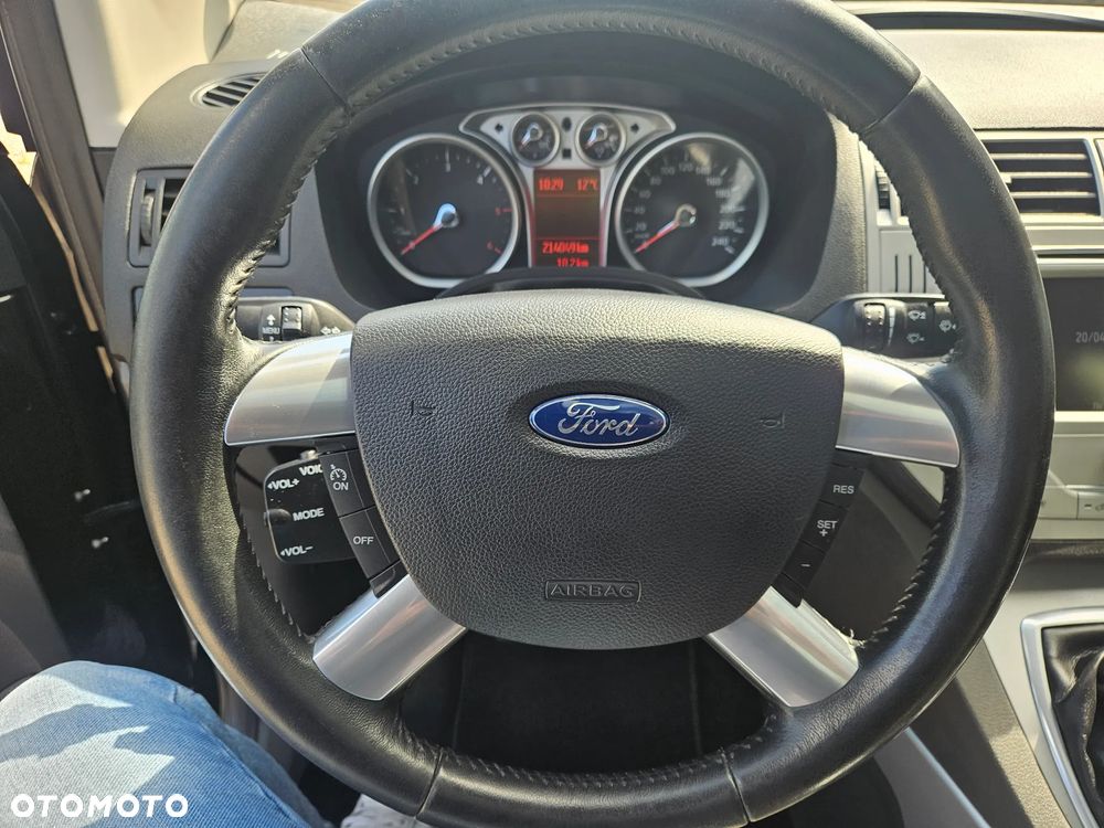 Ford Kuga 2.0 TDCi 4x4 Titanium - 13