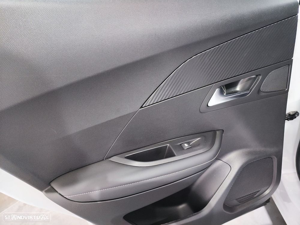 Peugeot 2008 1.2 PureTech Allure - 26