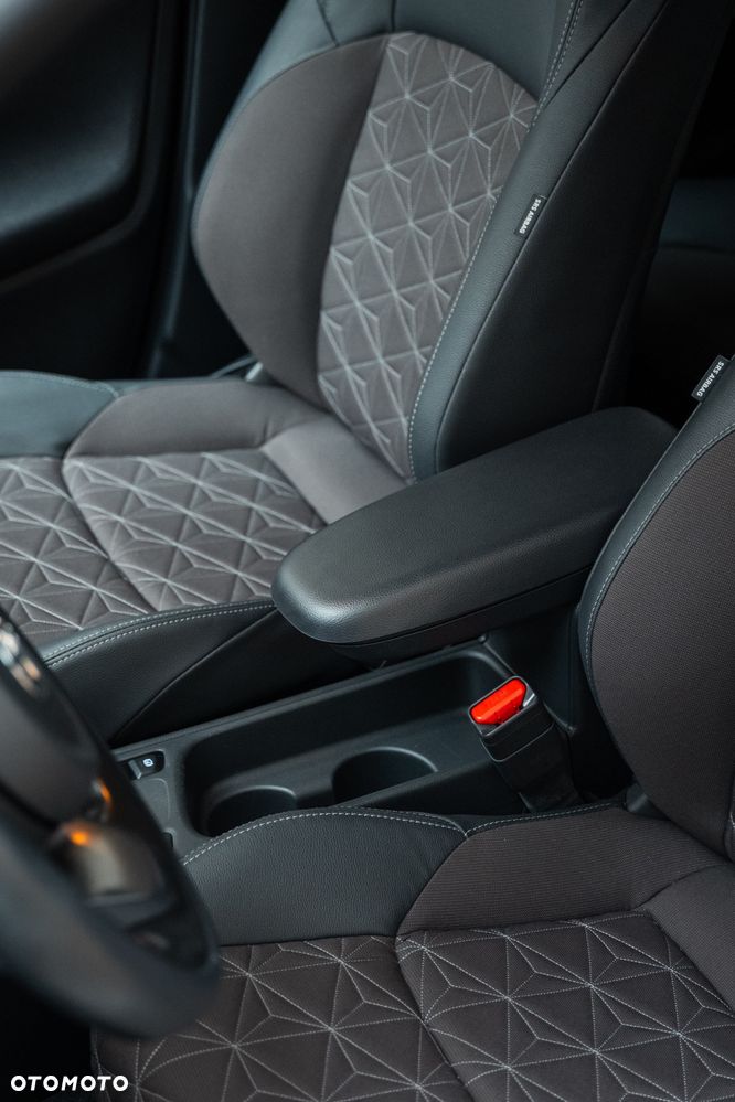 Toyota Yaris Cross - 24